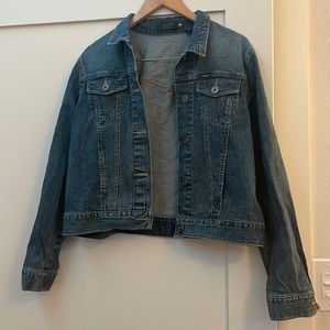 Women’s Izod jeans petite jean jacket good condition